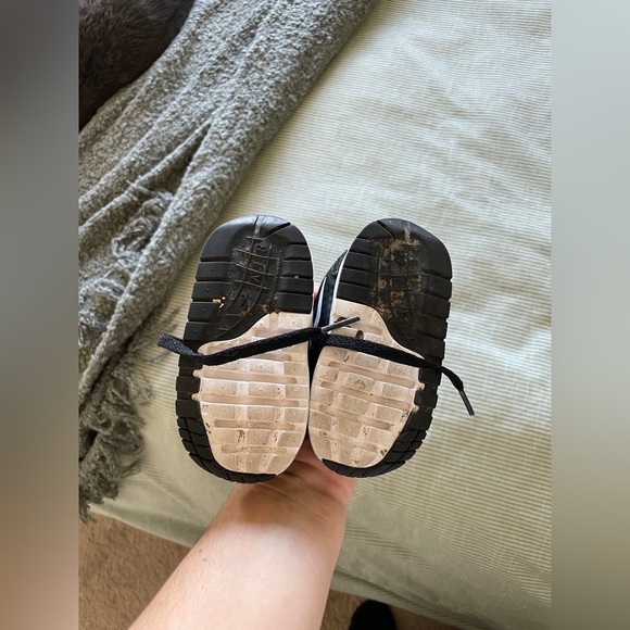 Nike Kid sneakers - Picture 4 of 4